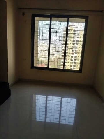 Room in 1 BHK Apartment at Green Square, Kasarvadavali – for Rent