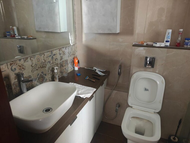 Bathroom, santacruz west 3 Bedroom 1100 Sq.Ft. Apartment In Santacruz West Mumbai 9721716