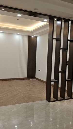 Room in 4 BHK Builder Floor at Parklands, Sector 85 – for Sale