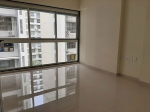 Room in 2 BHK Apartment at Godrej Central, Chembur – for Rent