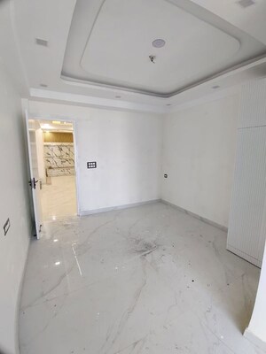 Room in 3 BHK Builder Floor at Gms Road – for Sale