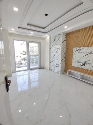 Room in 3 BHK Builder Floor at Gms Road – for Sale