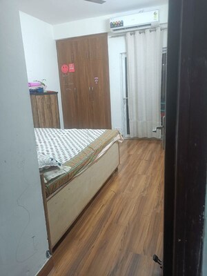 Bedroom in 2.5 BHK Apartment at Ajnara Le Garden, Sector 16b Greater Noida – for Rent