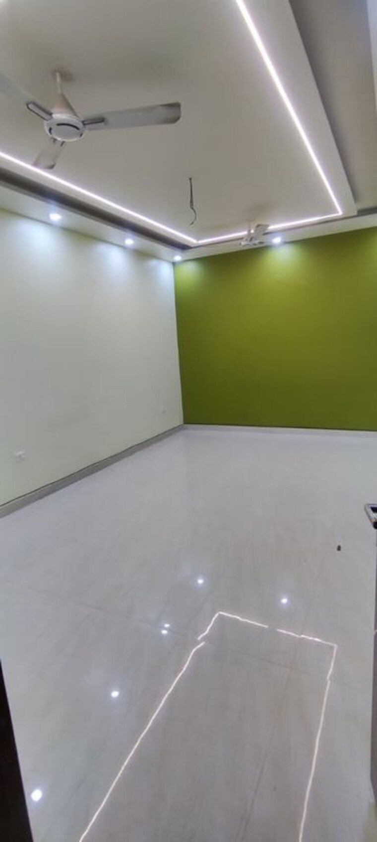Room, gamma i greater noida 2.5 Bedroom 120 Sq.Ft. Villa In Gamma I Greater Noida Greater Noida 9721763