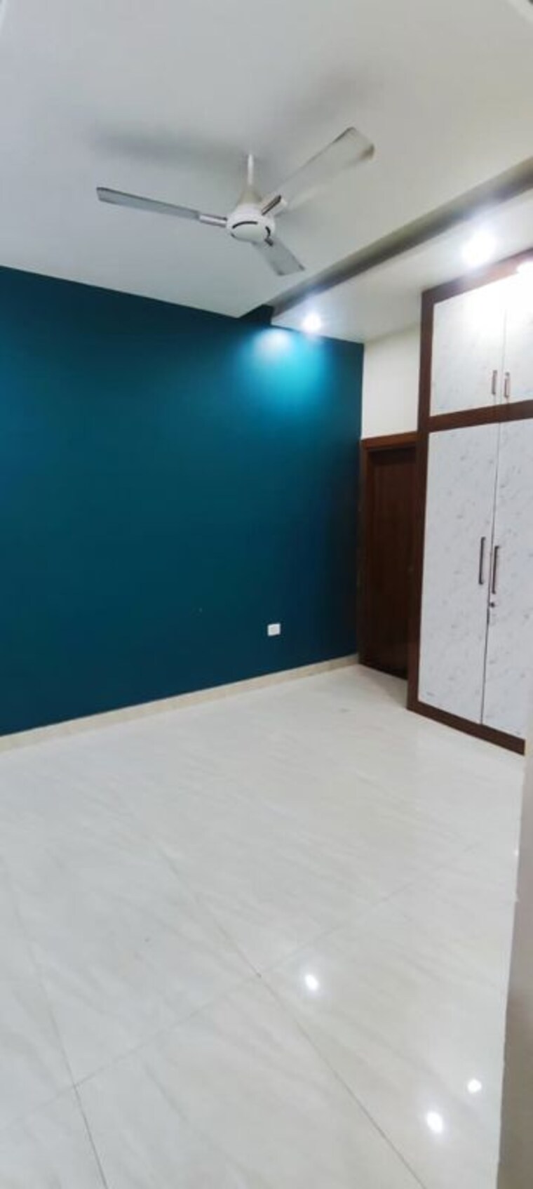Room, gamma i greater noida 2.5 Bedroom 120 Sq.Ft. Villa In Gamma I Greater Noida Greater Noida 9721763