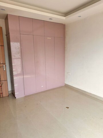 Room in 3 BHK Builder Floor at Sector 84 – for Rent