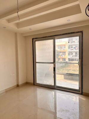 Room in 3 BHK Builder Floor at Sector 84 – for Rent