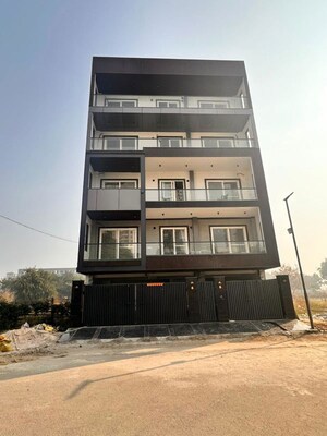 3 BHK Builder Floor For Rent in Sector 84