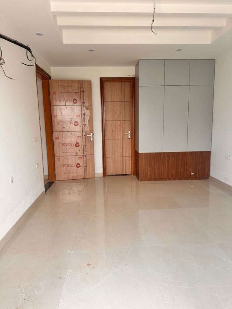Room, sector 84 3 Bedroom 240 Sq.Yd. Builder Floor In Sector 84 Gurgaon 9721838