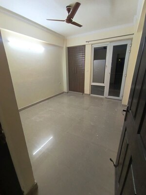 Room in 2 BHK Apartment at Vatika City Homes, Sector 83 – for Rent