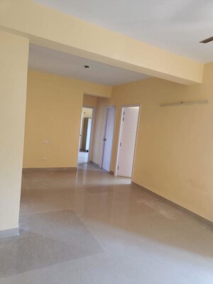 Room in 2 BHK Apartment at Vatika City Homes, Sector 83 – for Rent