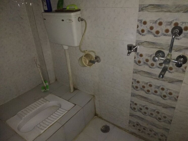 Bathroom, kotwali 4 Bedroom 1200 Sq.Ft. Independent House In Kotwali Varanasi 9721844
