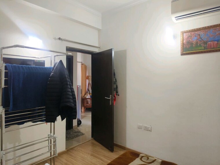 Room, sector 84 3 Bedroom 1725 Sq.Ft. Apartment In Sector 84 Gurgaon 9721867