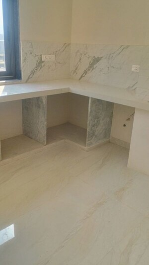 Room in 3 BHK Apartment at Raja Park – for Sale