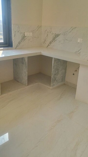 Room in 3 BHK Apartment at Raja Park – for Sale