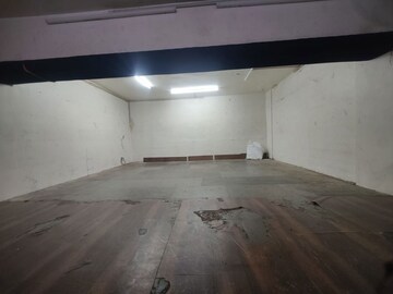  Warehouse For Rent in Malad West