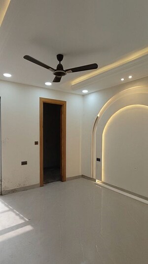 Room in 4 BHK Builder Floor at Sector 28 – for Sale