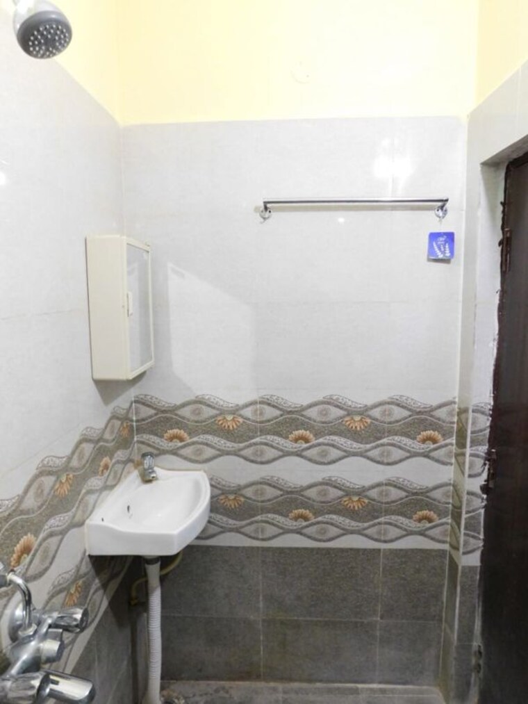 Bathroom, kondapur 3 Bedroom 1950 Sq.Ft. Builder Floor In Kondapur Hyderabad 9721946