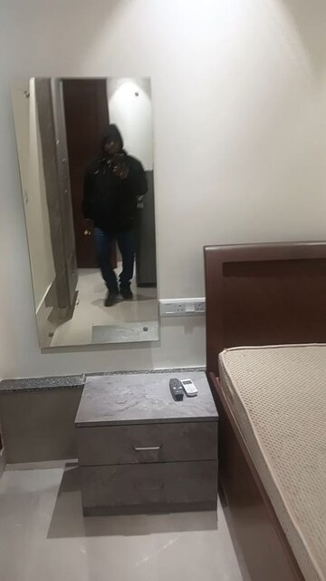 Furnished Amenities in Studio Builder Floor at Lajpat Nagar I – for Rent