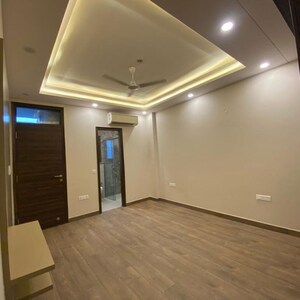 Room in 4 BHK Builder Floor at Sector 57 – for Sale