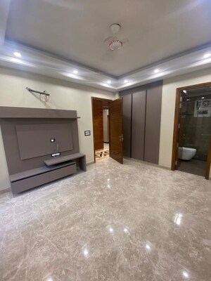 Room in 3 BHK Builder Floor at East Patel Nagar – for Sale