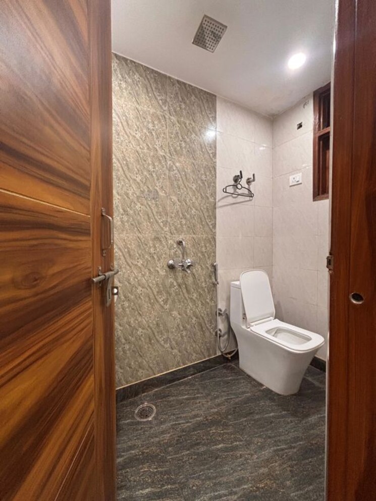 Bathroom, palm-residency-chhatarpur 2 Bedroom 900 Sq.Ft. Builder Floor In Chattarpur Delhi 9722016