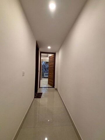 Building Lobby in 2 BHK Builder Floor at Palm Residency Chhatarpur, Chattarpur – for Rent