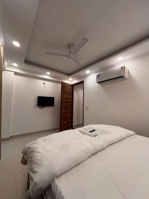Bedroom in 2 BHK Builder Floor at Palm Residency Chhatarpur, Chattarpur – for Rent