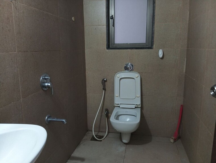 Bathroom, runwal-eirene 1 Bedroom 422 Sq.Ft. Apartment In Balkum Pada Thane 9722018