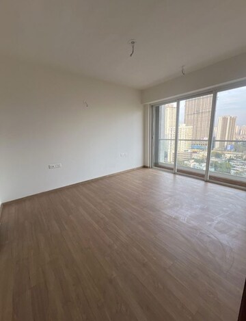 Room in 2 BHK Apartment at One Indiabulls Thane 1, Pokhran Road No One – for Sale