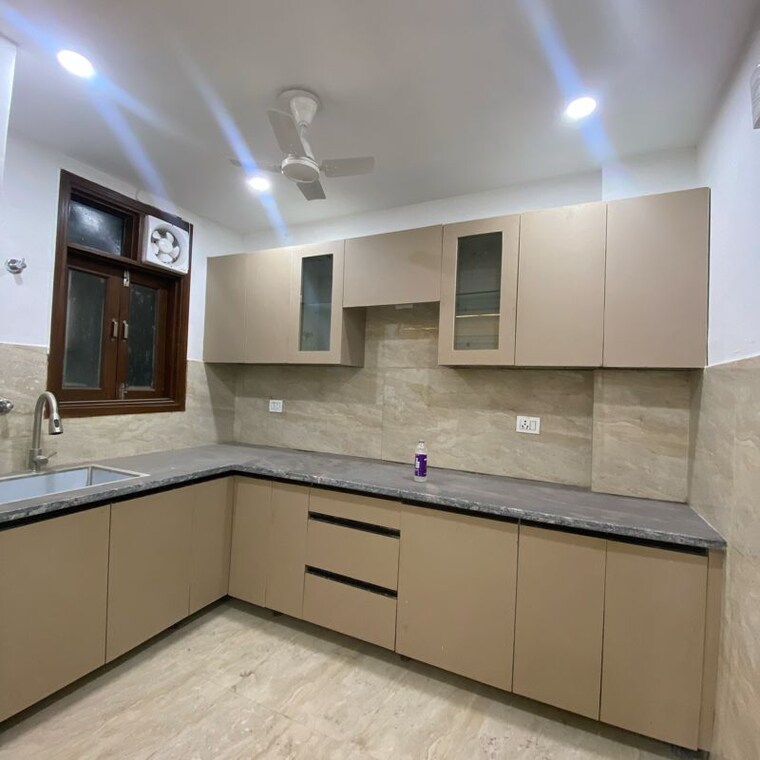 Kitchen, chattarpur 3 Bedroom 1300 Sq.Ft. Builder Floor In Chattarpur Delhi 9722072