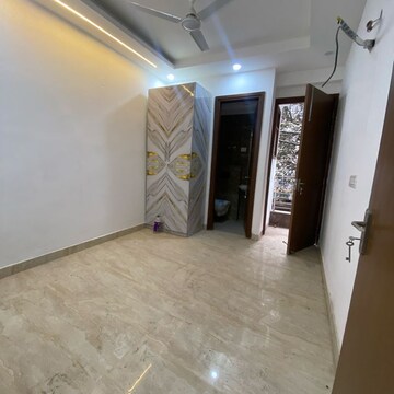 Room in 3 BHK Builder Floor at Chattarpur – for Rent