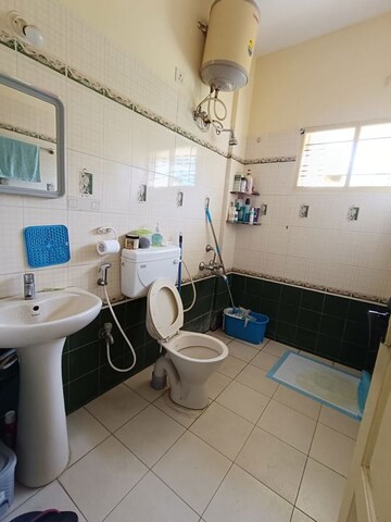 Attached Bathroom in 2 BHK Apartment at Hsr Layout – for Rent