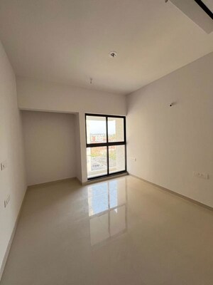 Room in 2.5 BHK Apartment at Lodha Palava Downtown, Dombivli East – for Rent