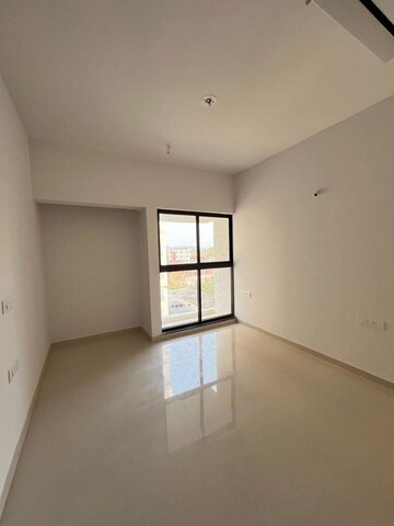 Room in 2.5 BHK Apartment at Lodha Palava Downtown, Dombivli East – for Rent