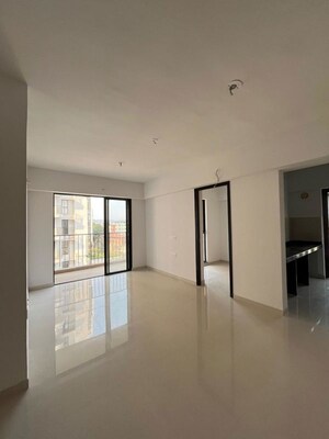 Room in 2.5 BHK Apartment at Lodha Palava Downtown, Dombivli East – for Rent