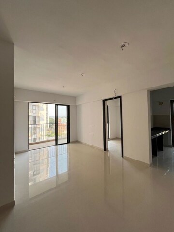 Room in 2.5 BHK Apartment at Lodha Palava Downtown, Dombivli East – for Rent