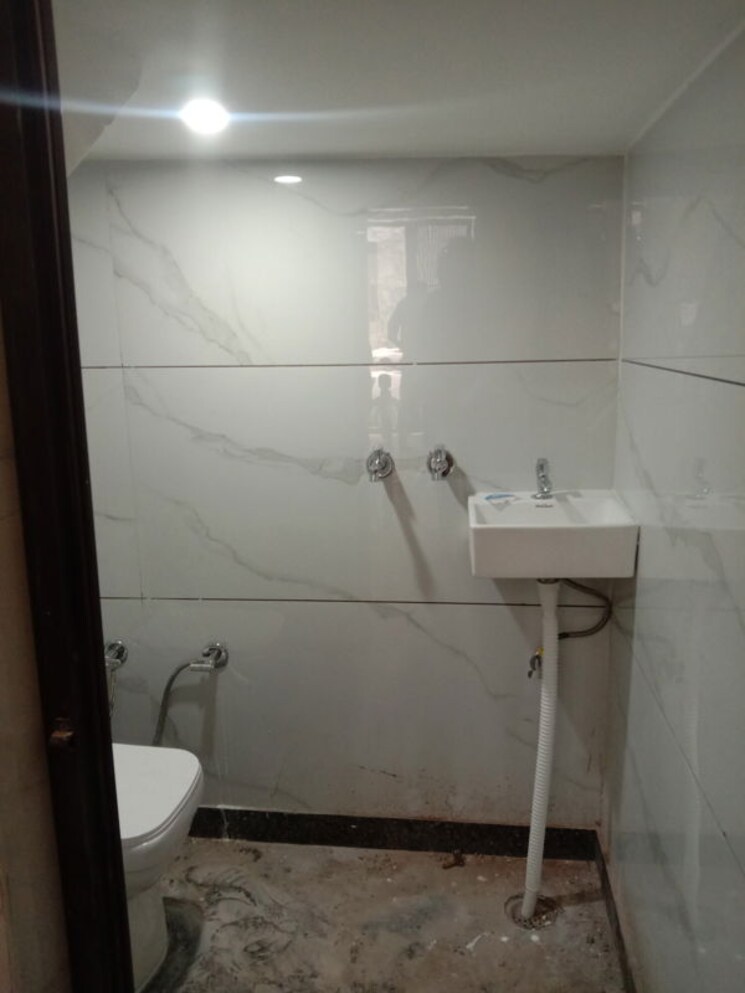 Bathroom, dwarka mor 2 Bedroom 900 Sq.Ft. Independent House In Dwarka Mor Delhi 9722029