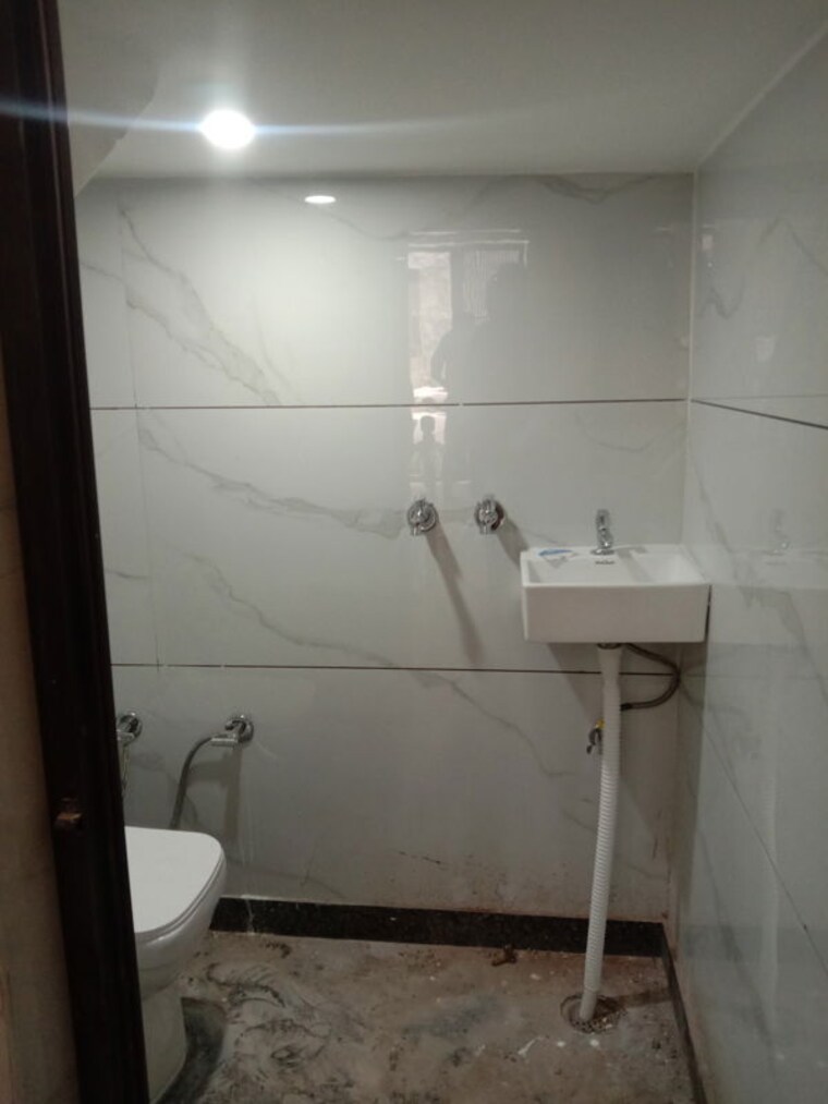 Bathroom, dwarka mor 2 Bedroom 900 Sq.Ft. Independent House In Dwarka Mor Delhi 9722029