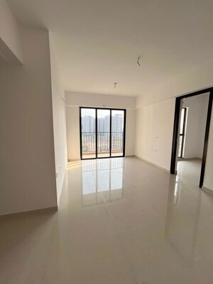 Room in 2.5 BHK Apartment at Lodha Palava Downtown, Dombivli East – for Rent