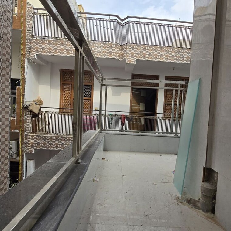 Balcony, chattarpur 1 RK 350 Sq.Ft. Builder Floor In Chattarpur Delhi 9722141