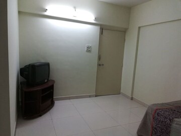 Furnished Amenities in 2 BHK Apartment at Heena Vijaya Residency, Kharadi – for Rent