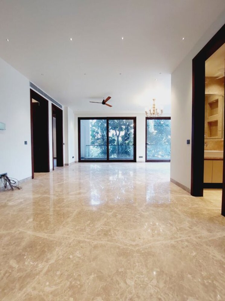 Room, dlf-queens-court 3 Bedroom 208 Sq.Yd. Builder Floor In Greater Kailash ii Delhi 9722183