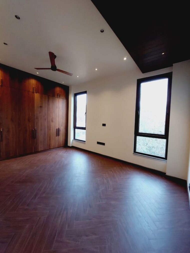 Room, dlf-queens-court 3 Bedroom 208 Sq.Yd. Builder Floor In Greater Kailash ii Delhi 9722183