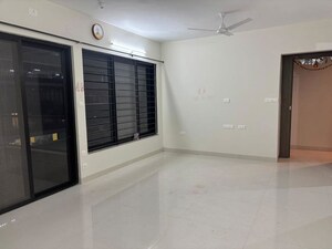 Room in 2 BHK Apartment at Kumar Prospera Hadapsar, Hadapsar – for Rent
