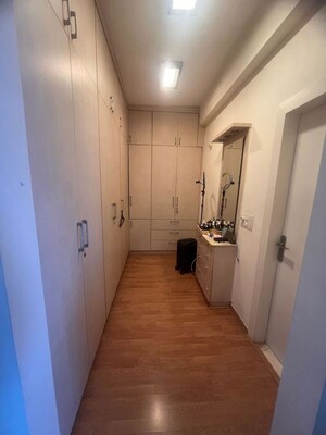 Building Lobby in 4 BHK Apartment at DLF The Pinnacle, Dlf Phase V – for Rent