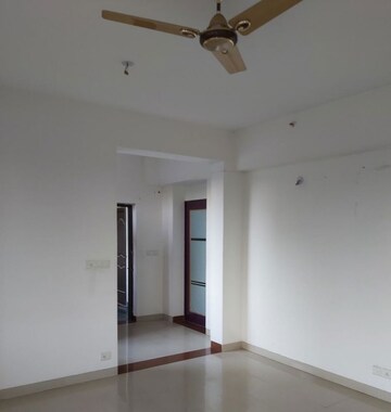 Room in 4 BHK Apartment at AWHO Township Gurjinder Vihar, Omega Ii Greater Noida – for Rent