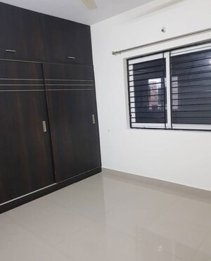 Room in 2 BHK Apartment at Nayans Nature Springs, Kukatpally – for Rent