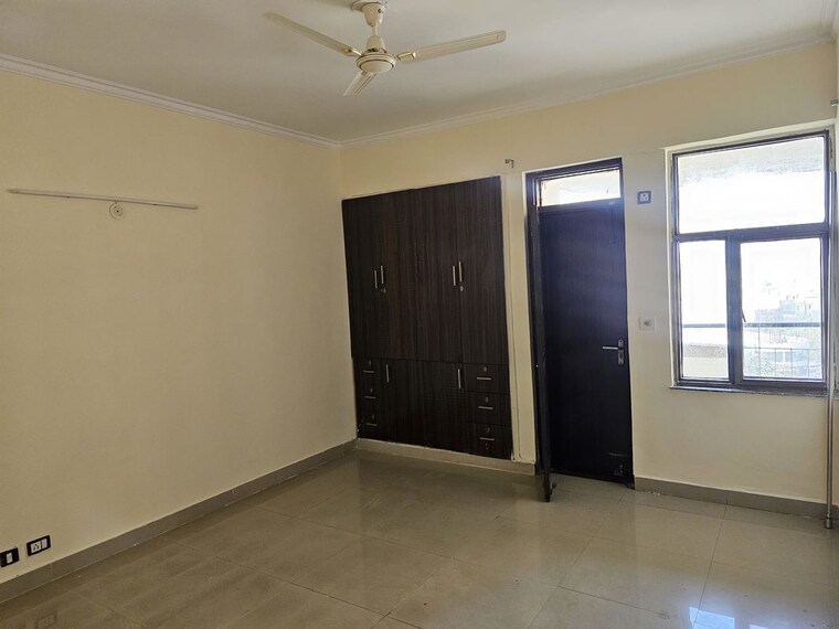Room, awho-township-gurjinder-vihar 4 Bedroom 2400 Sq.Ft. Apartment In Omega Ii Greater Noida Greater Noida 9722277