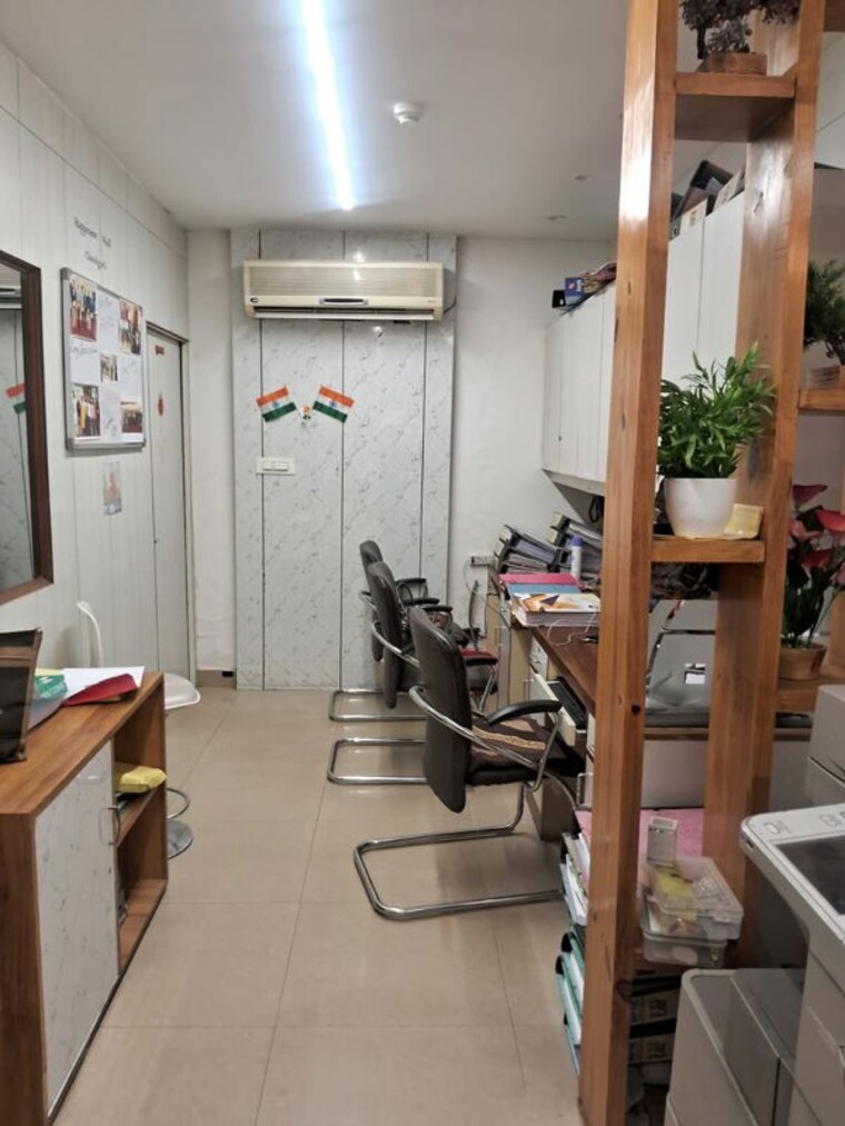 Team Area, sector 9 Commercial Office Space 1000 Sq.Ft. In Sector 9 Chandigarh 9722282